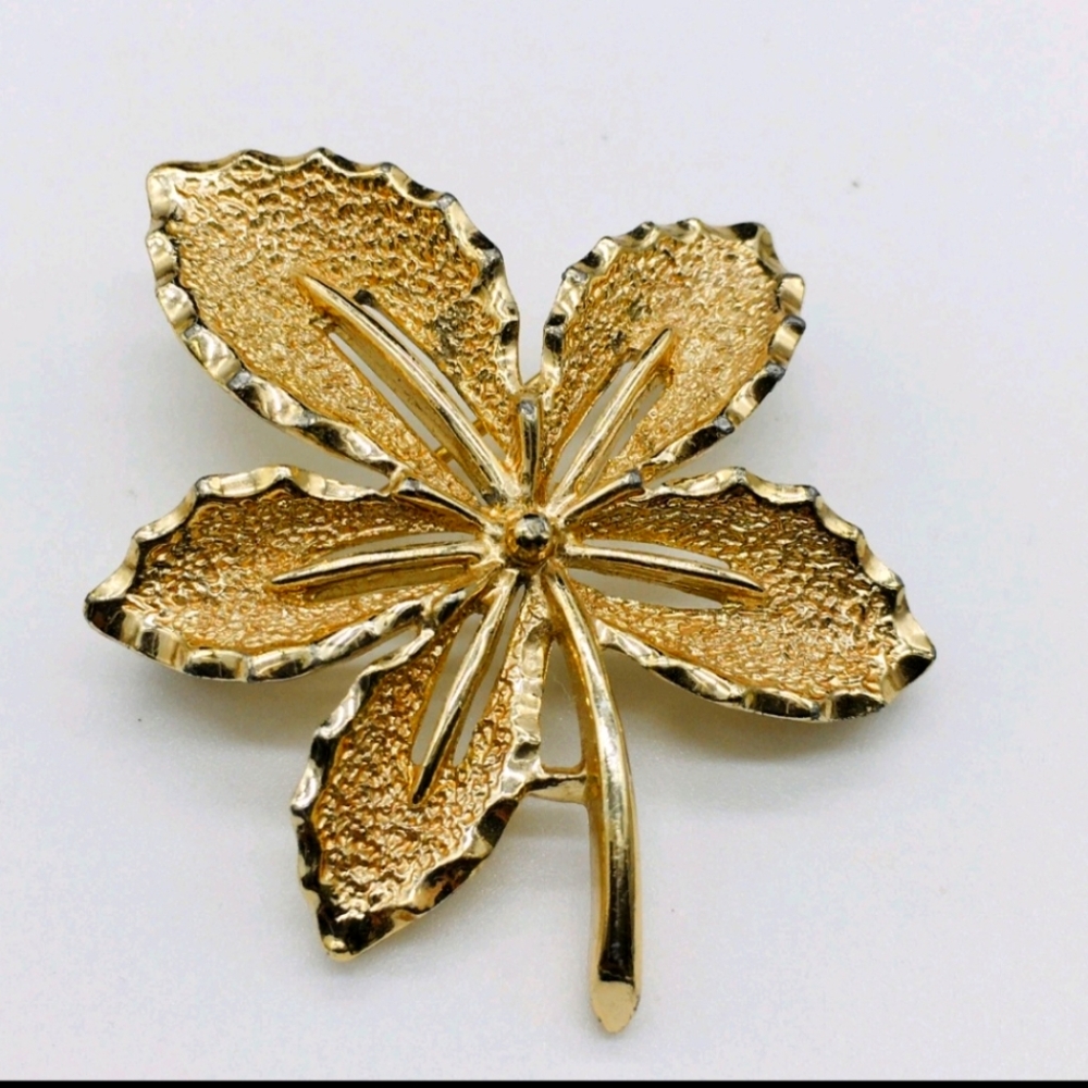 Vintage Sarah Coventry Gold Tone Fall Leaf Brooch 2.5" NWOT